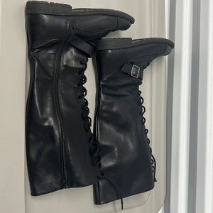 Universal Thread boots